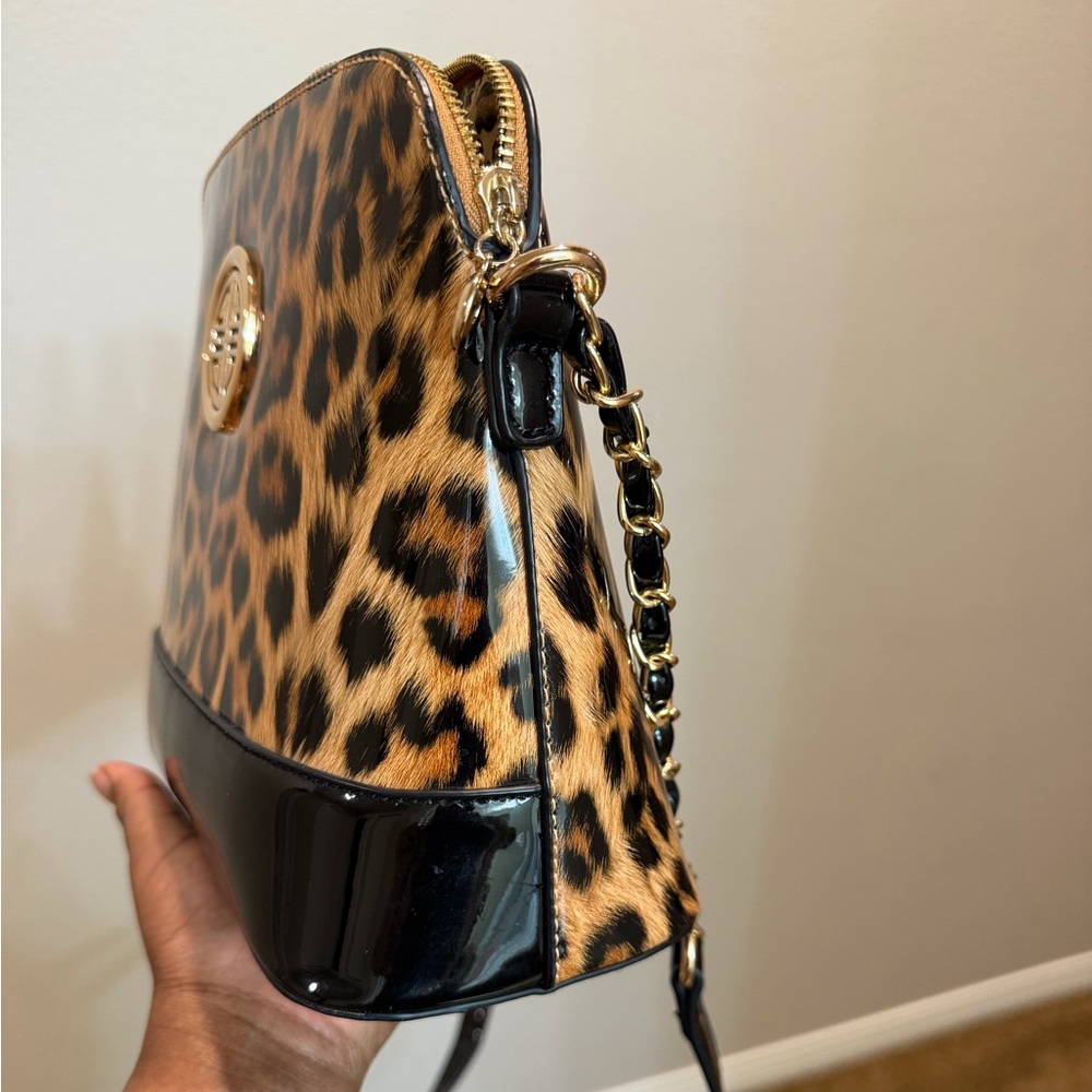 Leopard Print Crossbody Bag with Black Accents - Picture 8 of 10